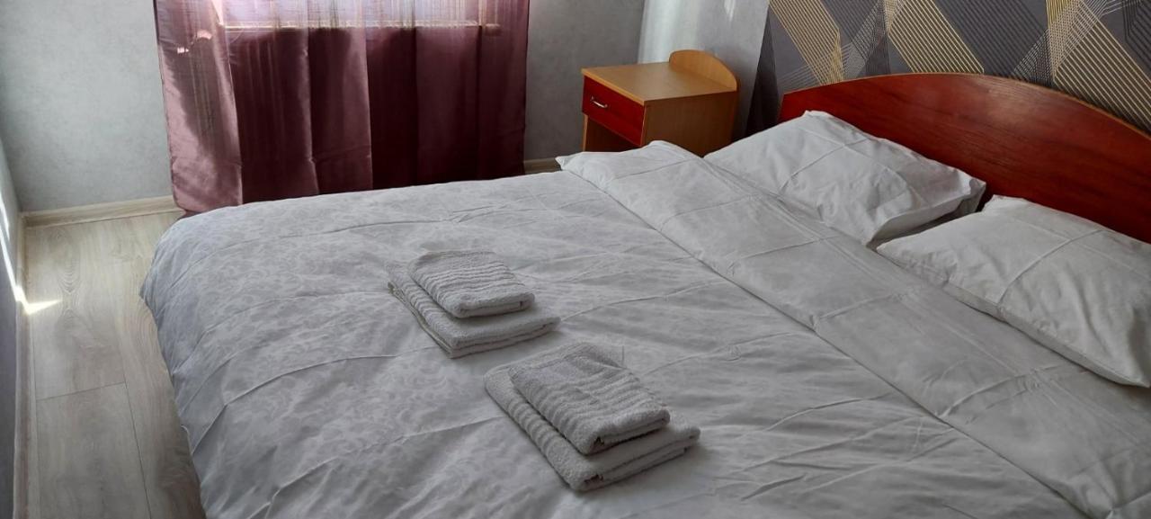 2 Bedroom Apartment On Tomashivskogo Street 7 리비프 외부 사진