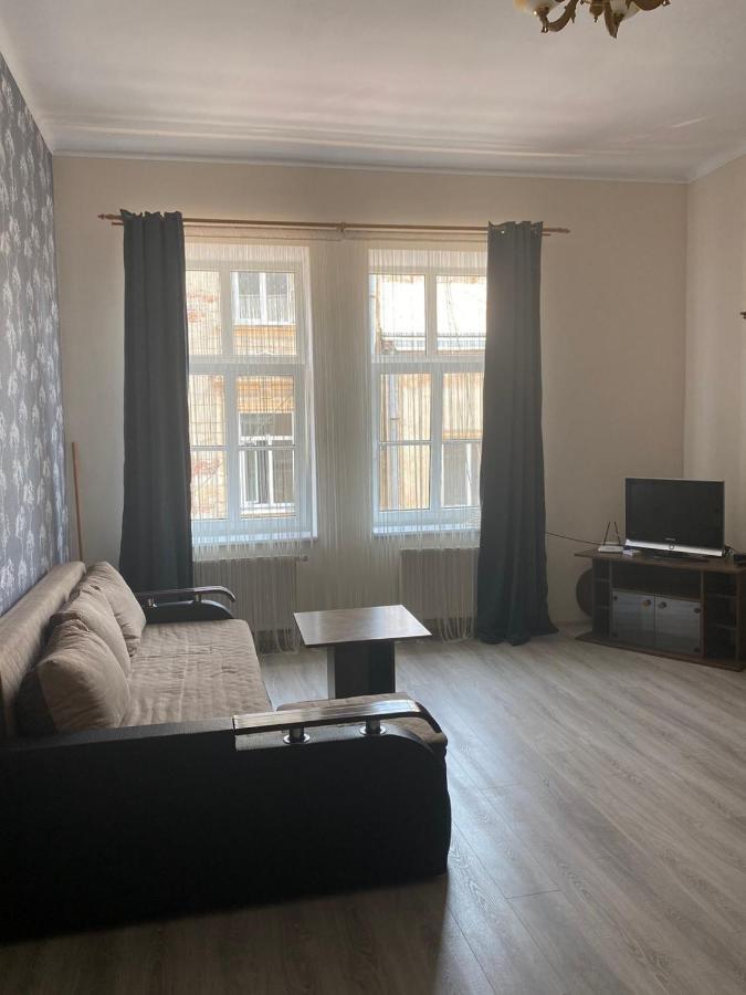 2 Bedroom Apartment On Tomashivskogo Street 7 리비프 외부 사진