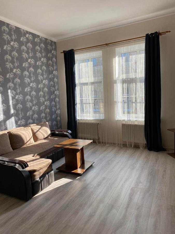 2 Bedroom Apartment On Tomashivskogo Street 7 리비프 외부 사진