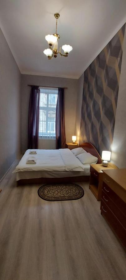 2 Bedroom Apartment On Tomashivskogo Street 7 리비프 외부 사진