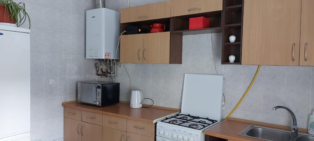 2 Bedroom Apartment On Tomashivskogo Street 7 리비프 외부 사진